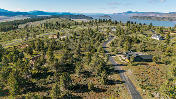 Property Photo:  856 Beattys Butte Drive  OR 97601 