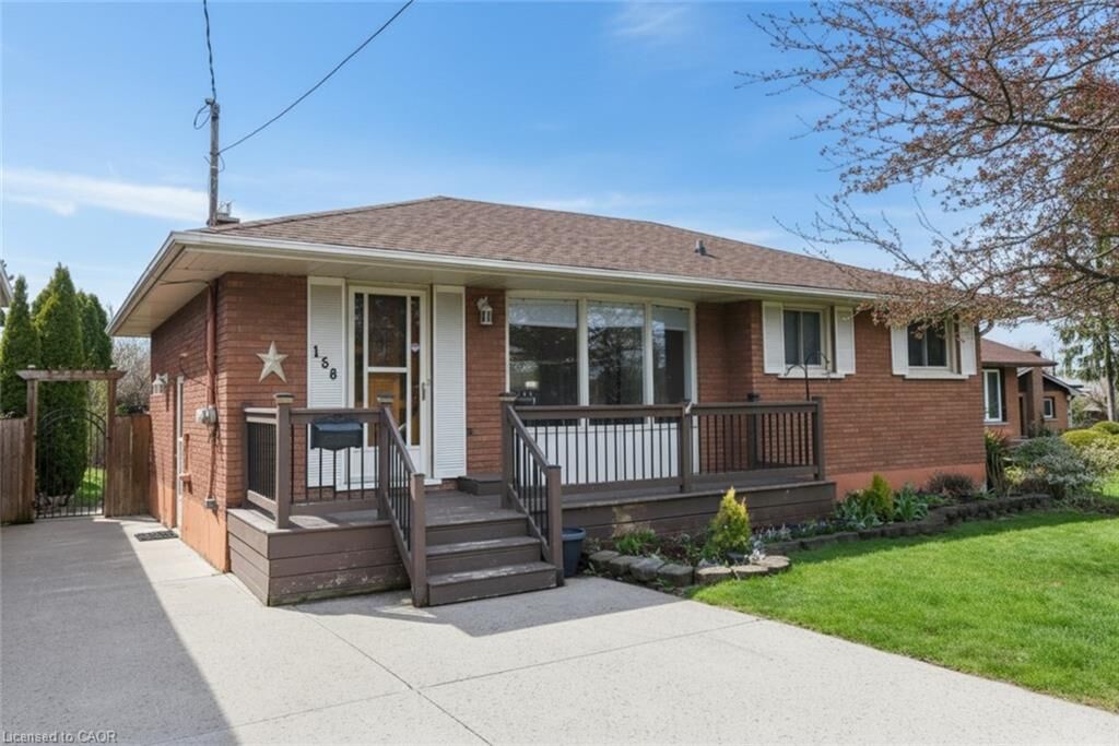 Property Photo:  158 Rykert Street  ON L2S 2B6 