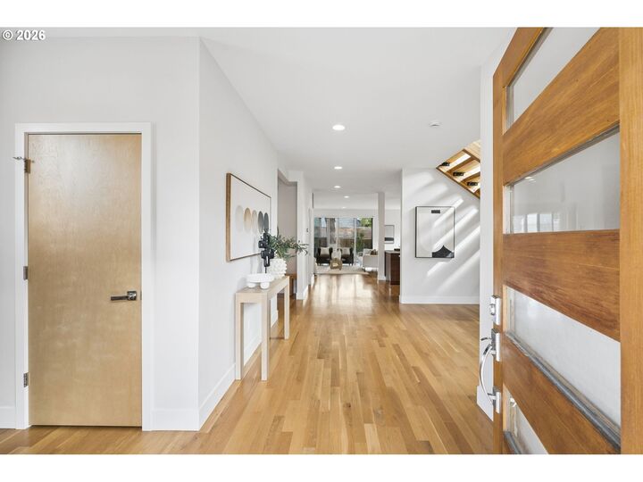 Property Photo:  1525 NE Rosa Parks Way  OR 97221 