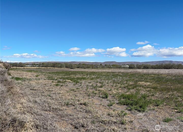 Property Photo:  0  16th Ave S/Washington  WA 98903 