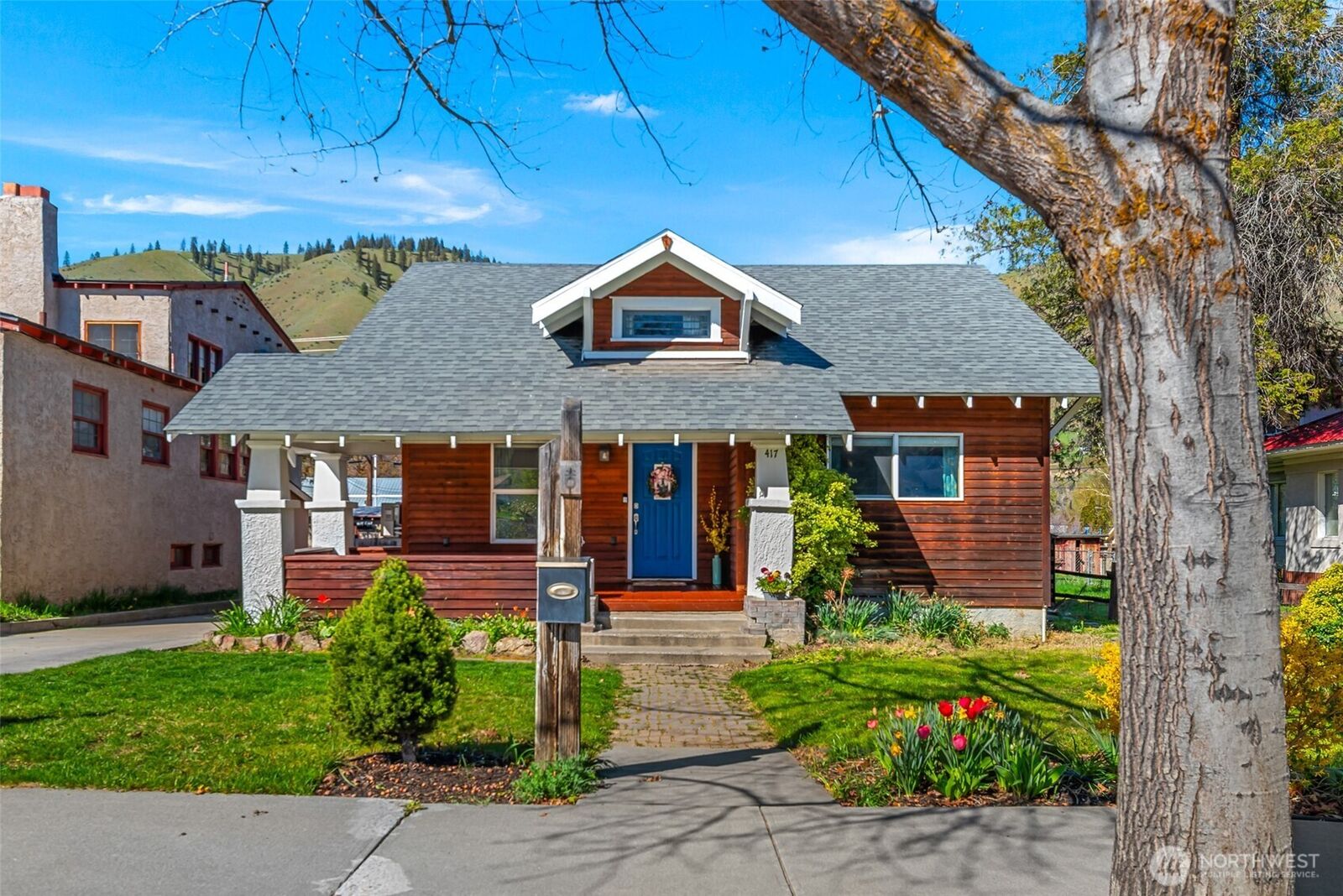 Property Photo:  417  Cottage Avenue  WA 98815 