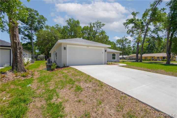 Property Photo:  605 N Corbin Avenue  FL 34453 