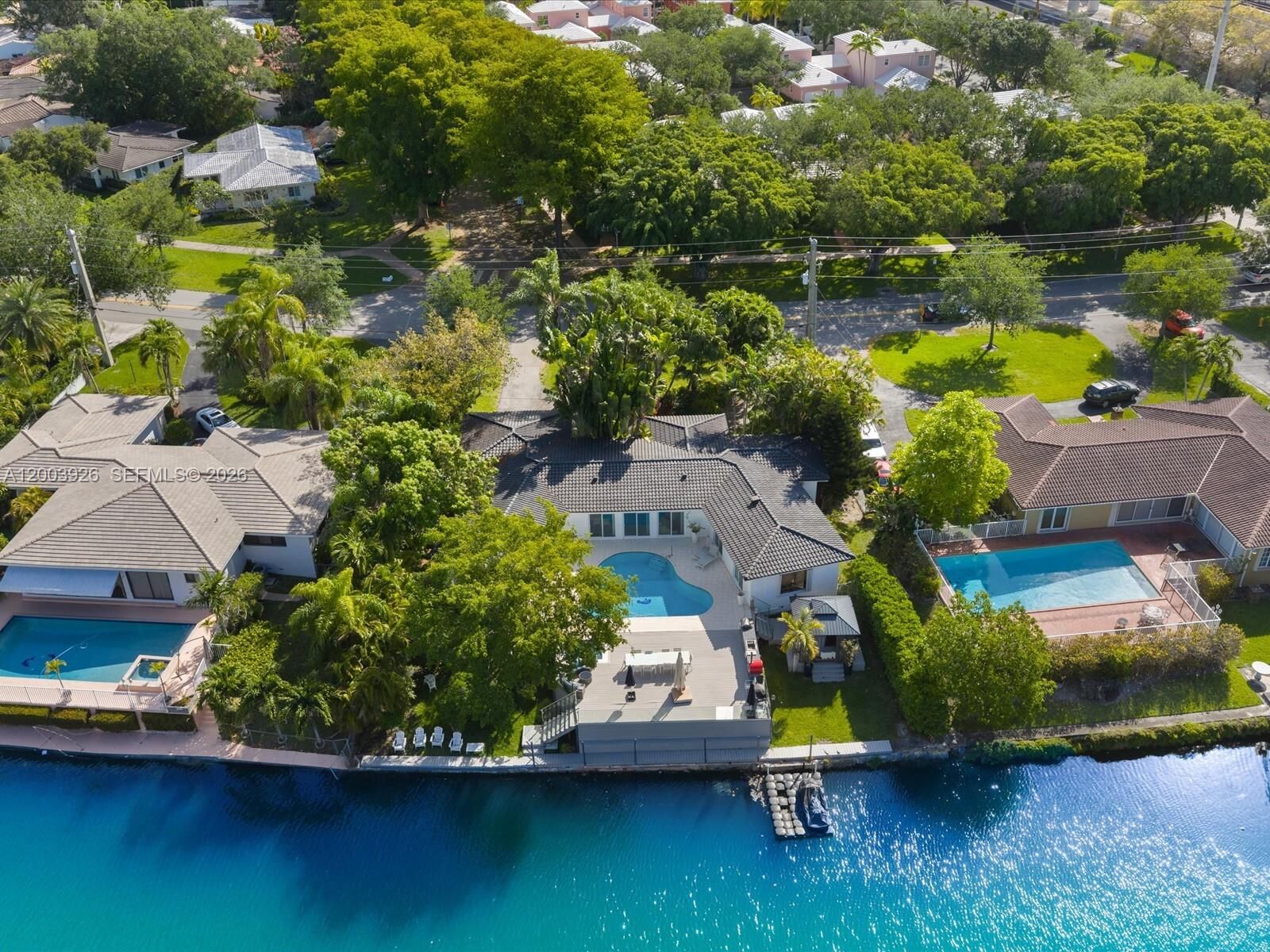 Property Photo:  5000 Riviera Dr  FL 33146 