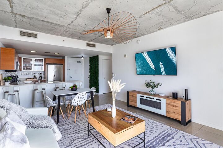 Property Photo:  3250 NE 1st Ave 913  FL 33137 