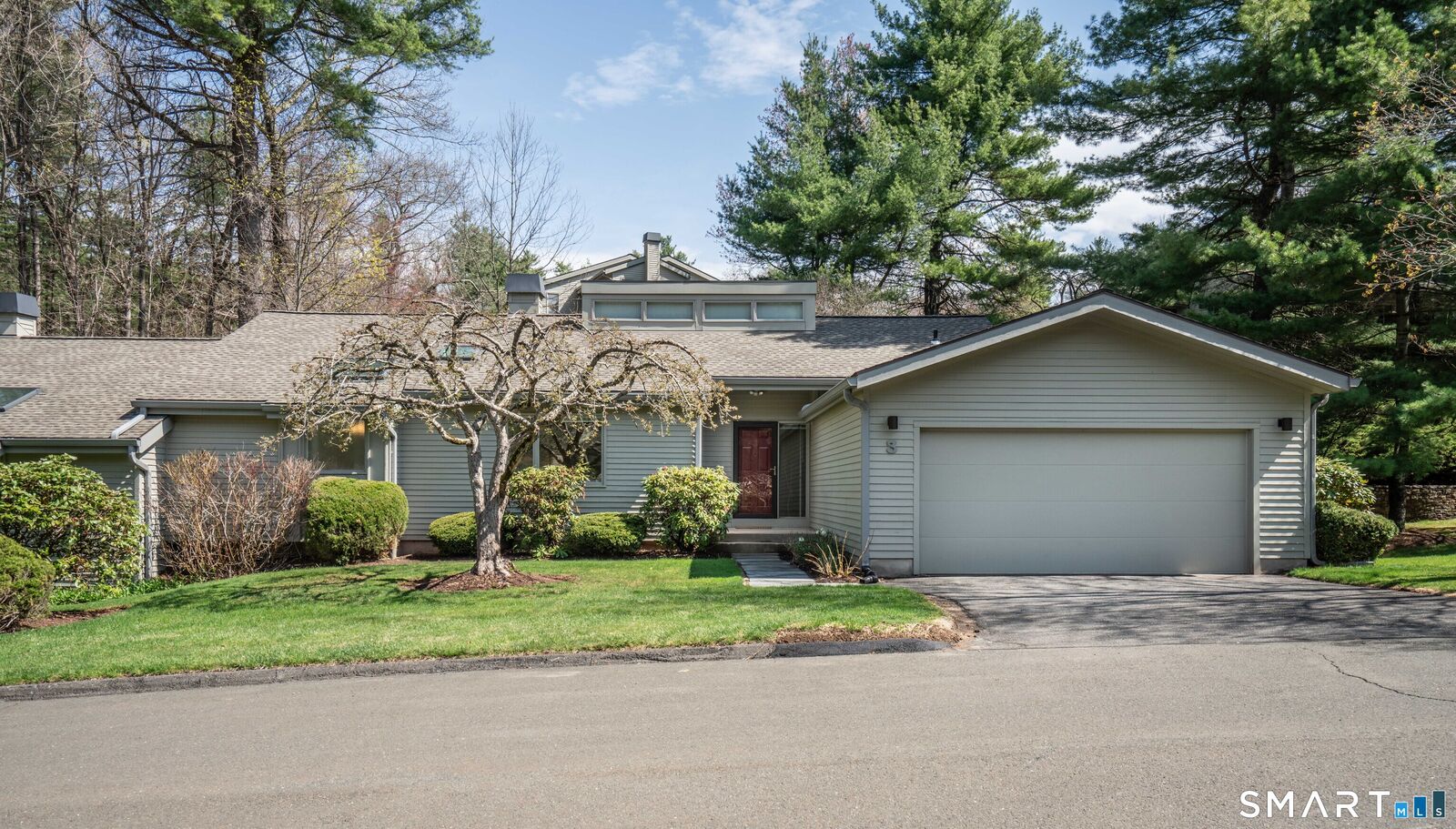 Property Photo: 3 Morgan Place 3 CT 06001