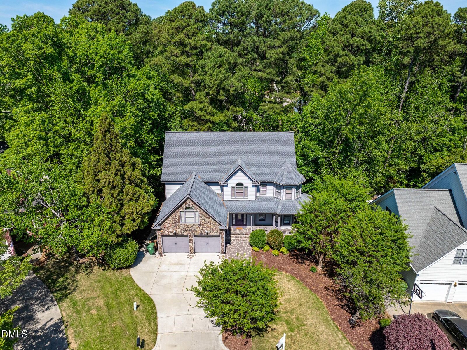 Property Photo: 128 Wheatsbury Drive NC 27513