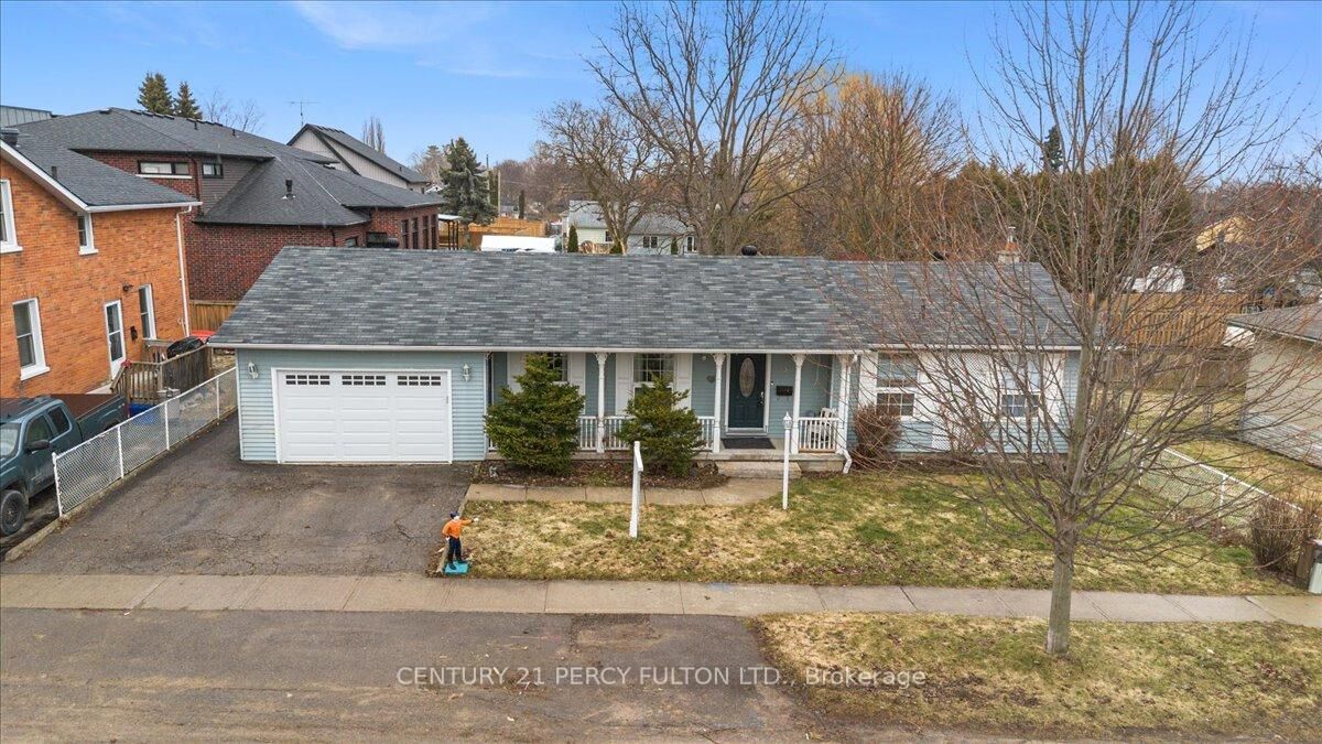 Property Photo:  5 Durham Street  ON L1C 1H4 