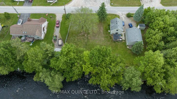 Property Photo:  210 Alexander Street  ON K0K 3J0 