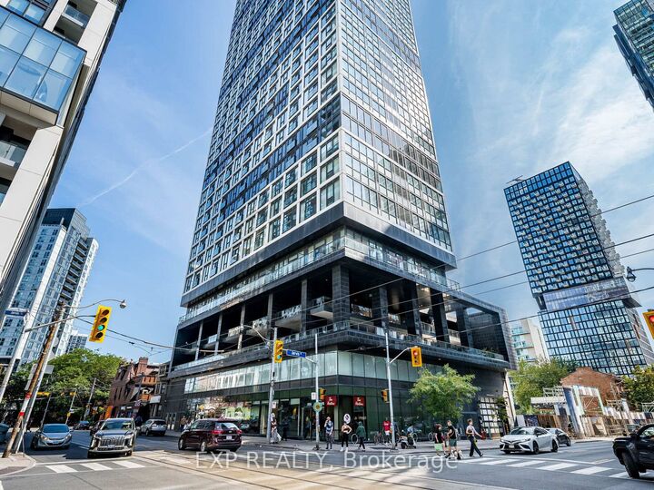 181 Dundas Street E 3708 — photo 1