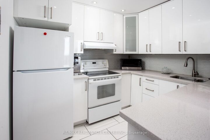 25 Agnes Street Ph06(1206) — photo 1