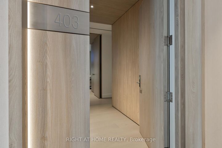 Property Photo: 1 Roxborough Street W 403 ON M4W 2L4