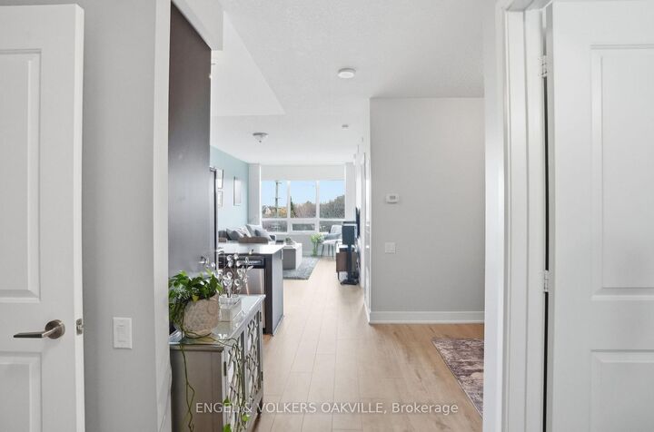 Property Photo: 7608 Yonge Street 528 ON L4J 0J5