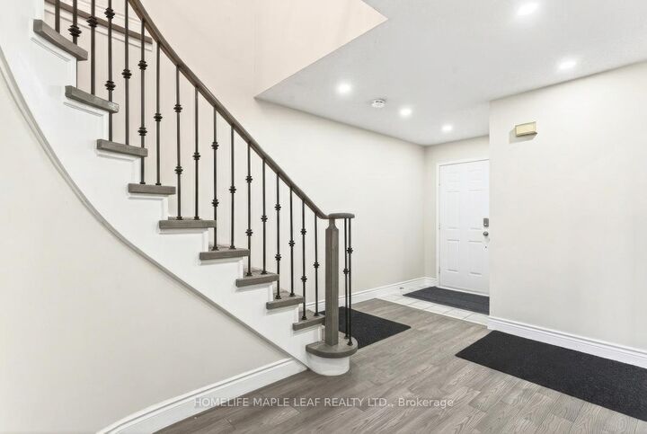 Property Photo: 735 Constellation Drive ON L5R 2V7