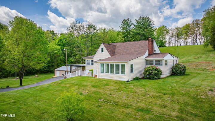 Property Photo:  322 Valley Drive  TN 37617 
