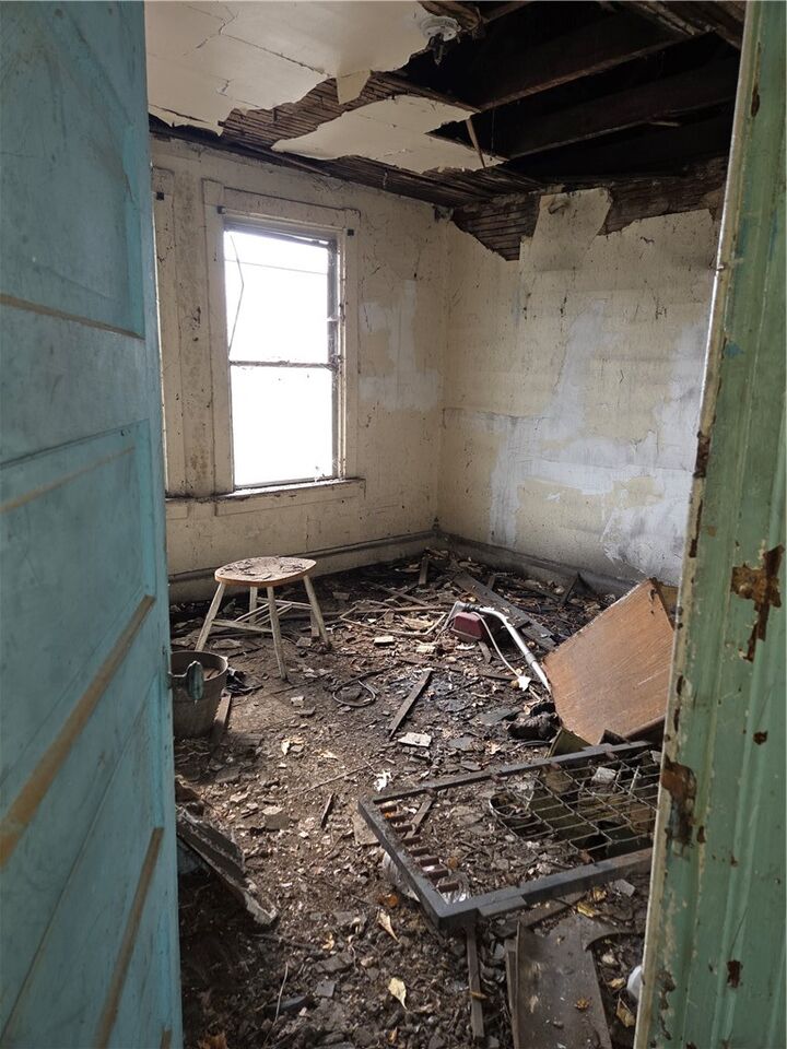 Property Photo:  1740 Wesley St  PA 15221 