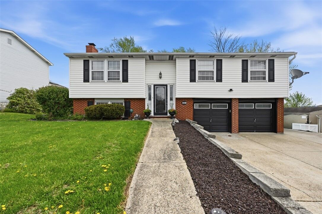 Property Photo:  108 Cranbrooke Drive  PA 15108 