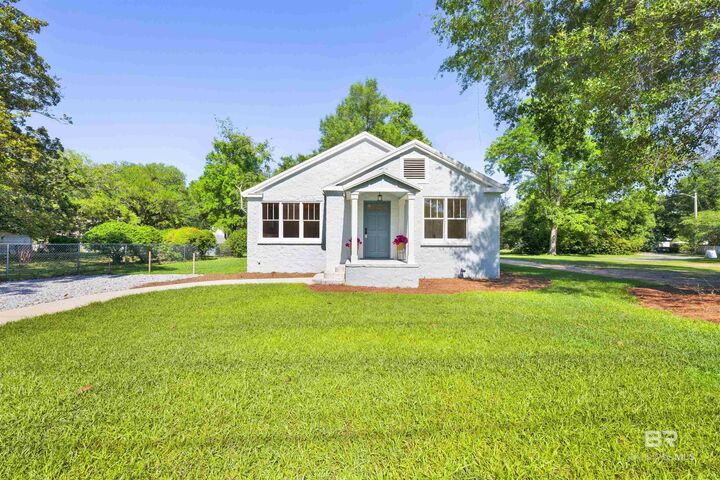 Property Photo:  309 S Section Street  AL 36532 