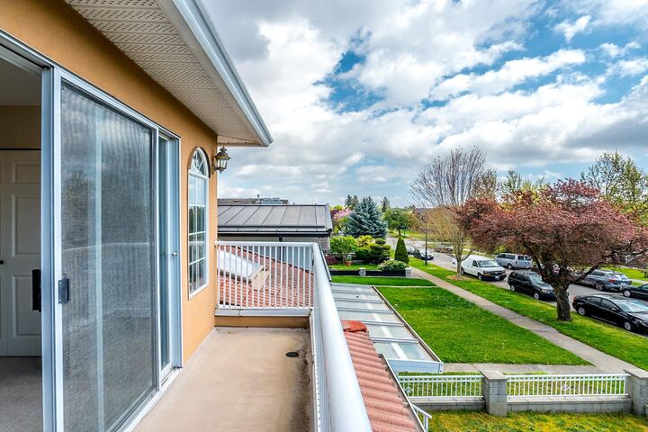 Property Photo: 927 E 50th Avenue BC V5X 1B6