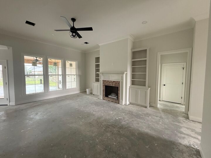 Property Photo:  223 Newsom Dr  LA 70360 