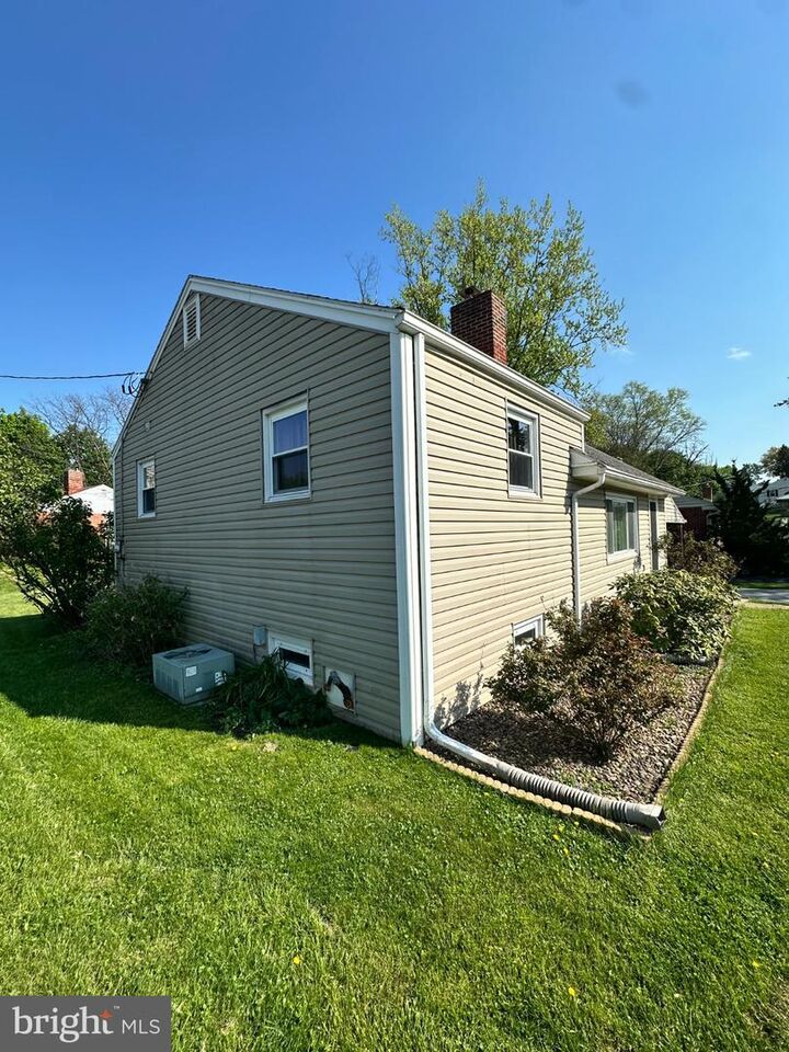 Property Photo:  139 Hollywood Drive  PA 17109 