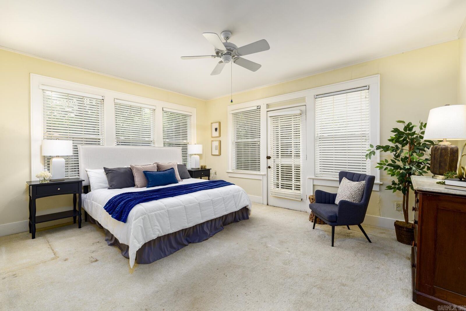 Property Photo:  2719 N University Avenue  AR 72207 