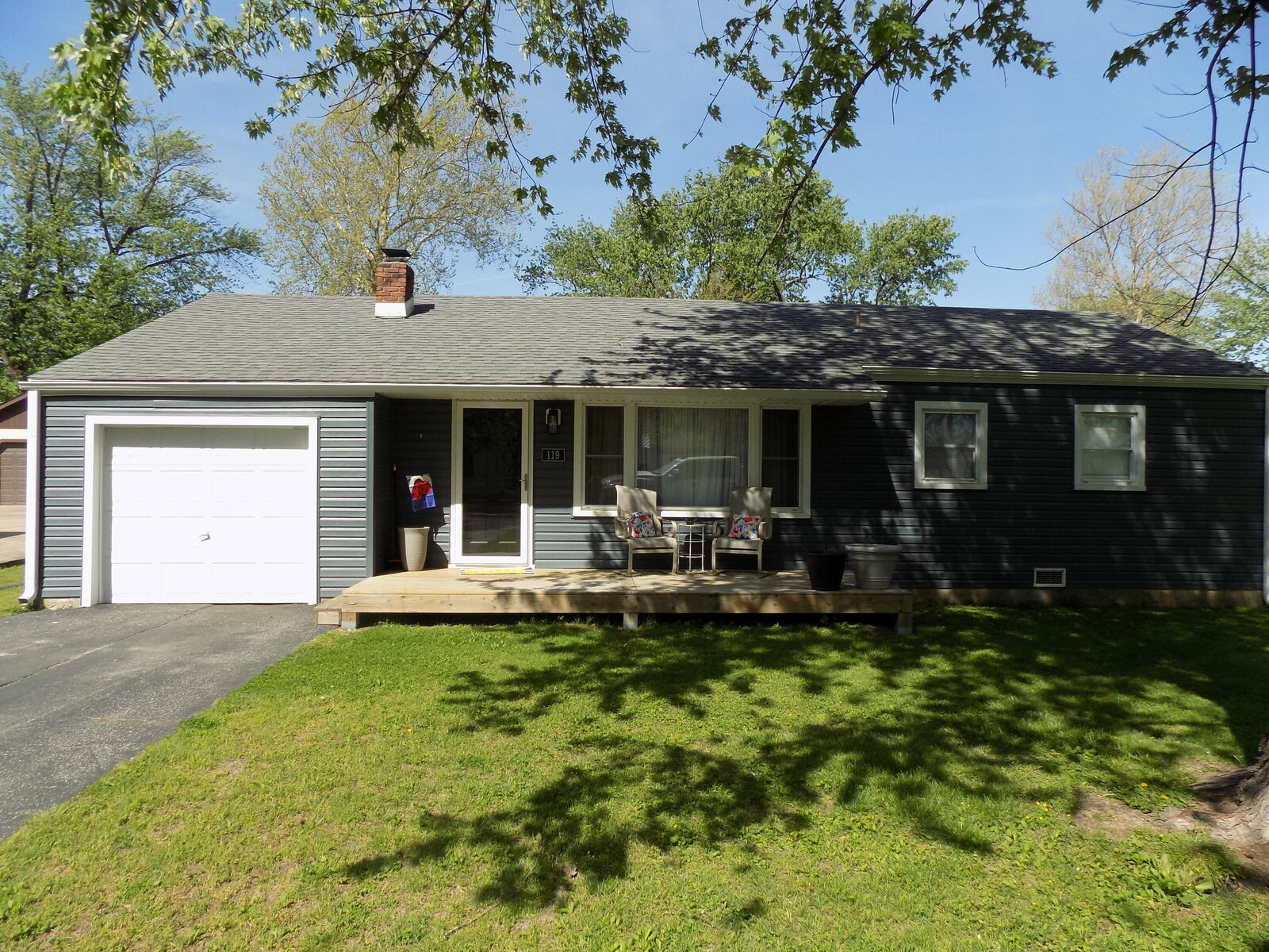 Property Photo:  119 S Denton St  MO 65240 