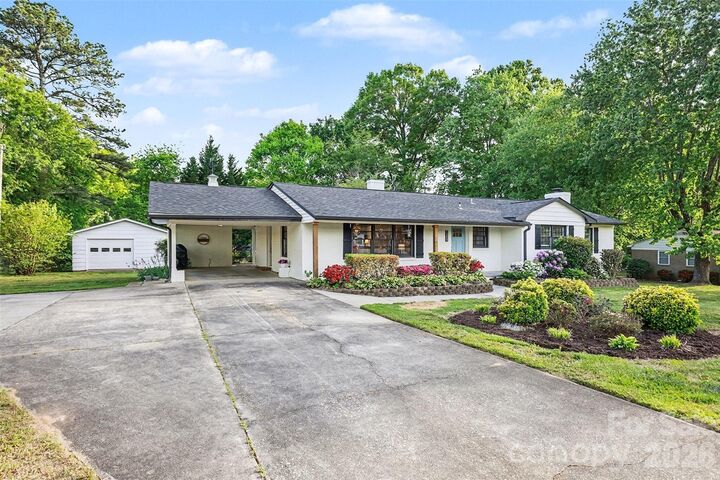 Property Photo: 1209 Arbor Drive NC 28144
