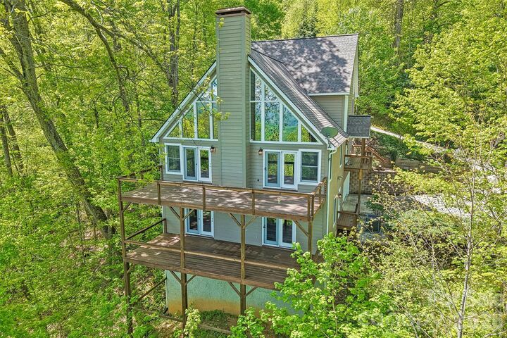 Property Photo:  208 Buckeye Road  NC 28751 
