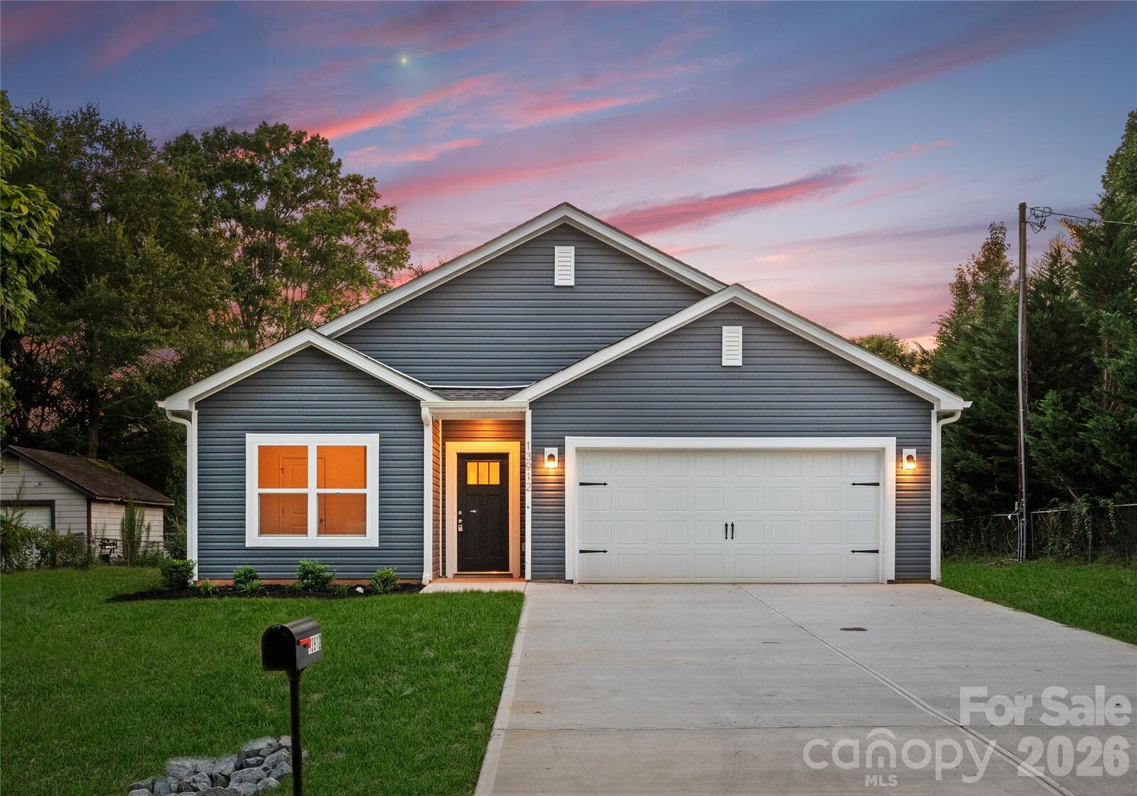 Property Photo:  336 Field Drive  NC 28166 