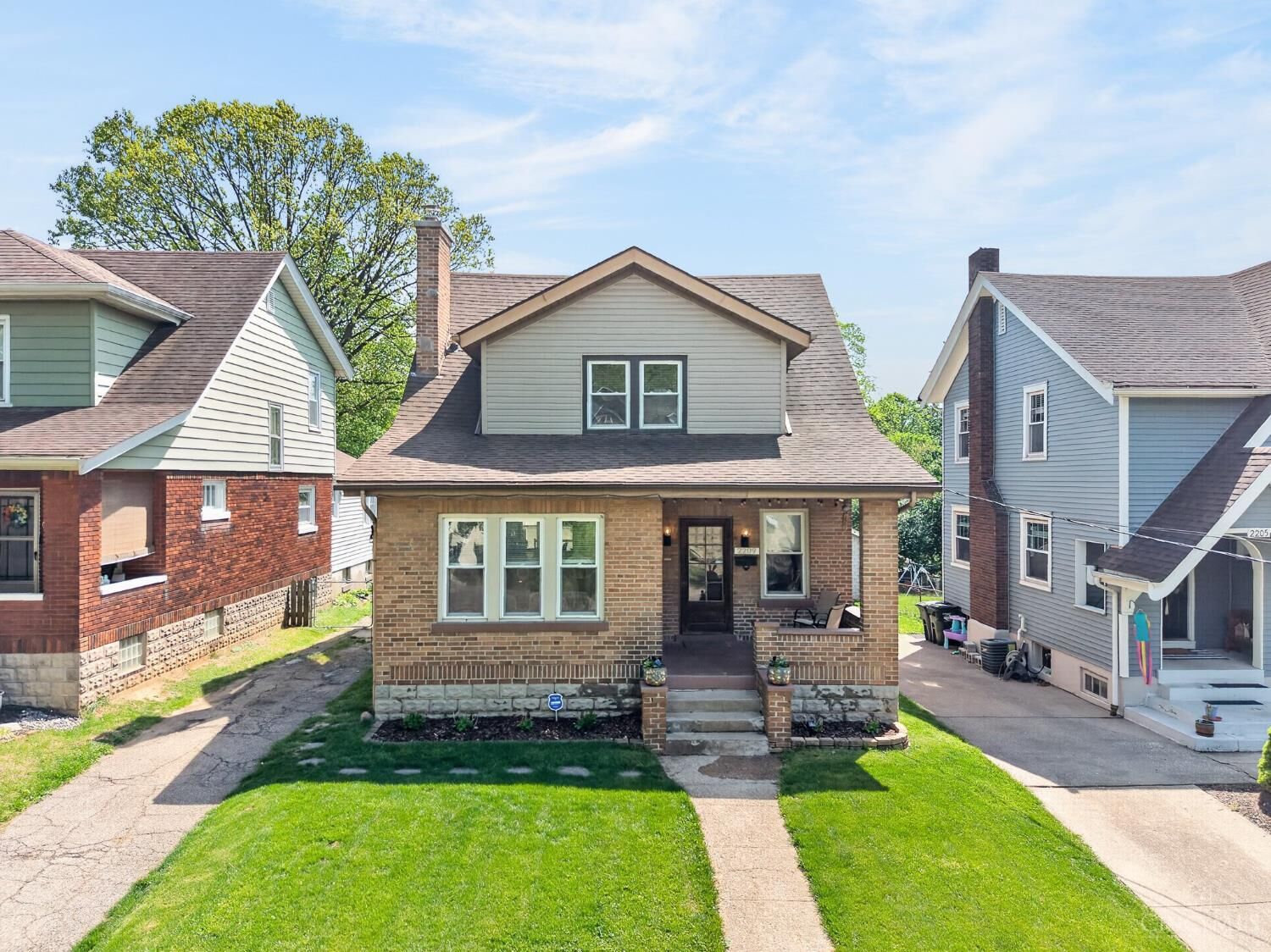 Property Photo:  2209 Cathedral Avenue  OH 45212 