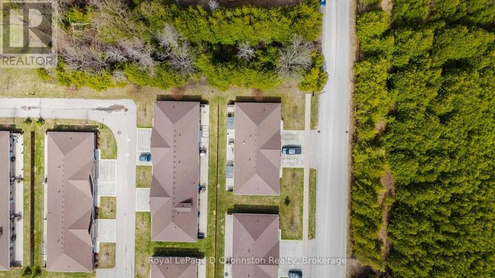 Property Photo: 221 Grenville Street South ON N0H 2L0
