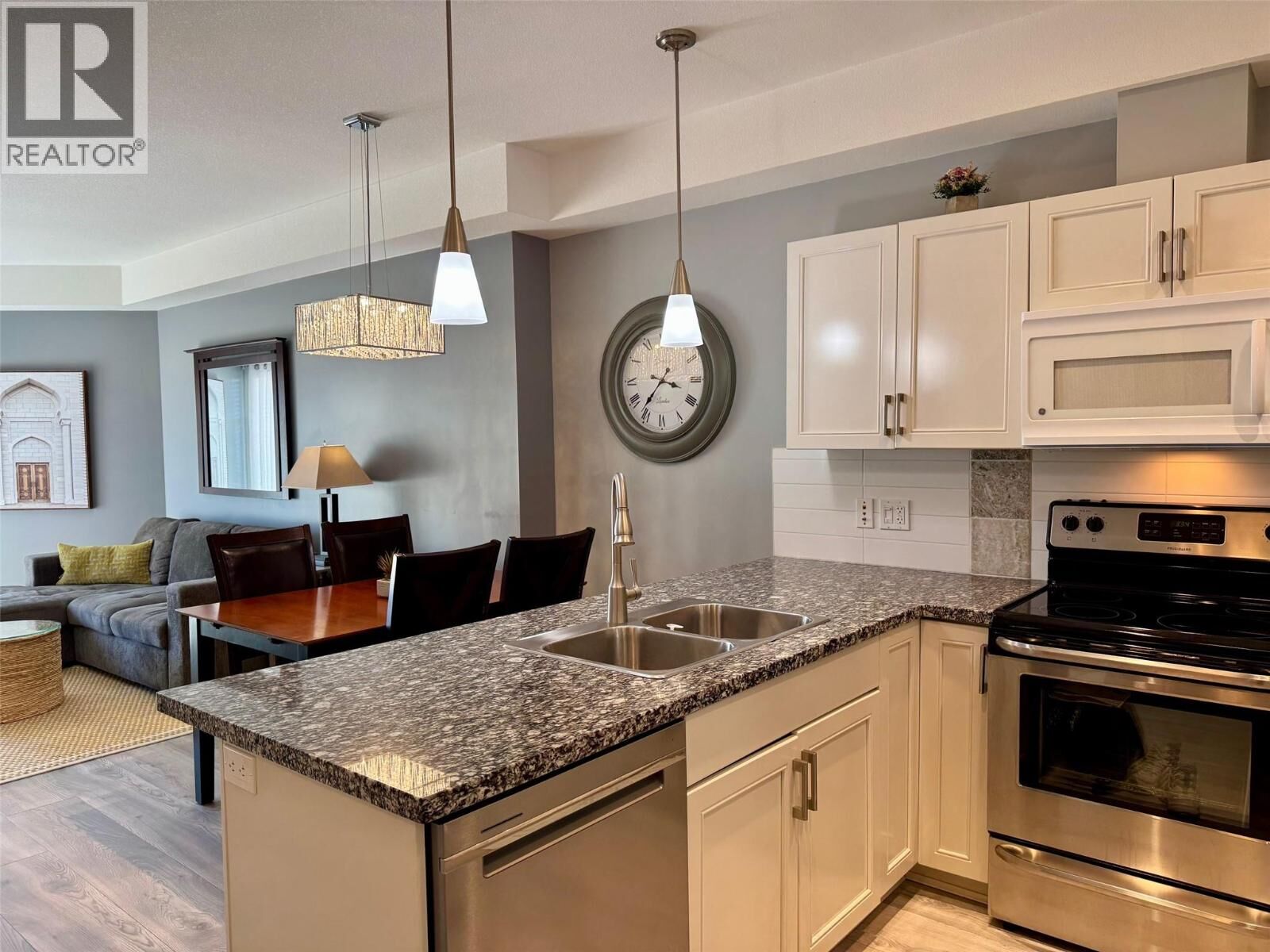 Property Photo:  3229 Skyview Lane 101  BC V4T 3J3 