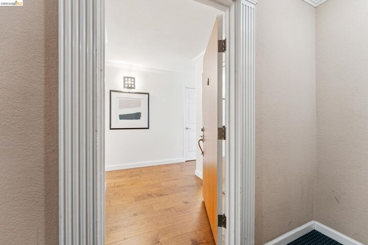 Property Photo:  77 Fairmount Ave 203  CA 94611 