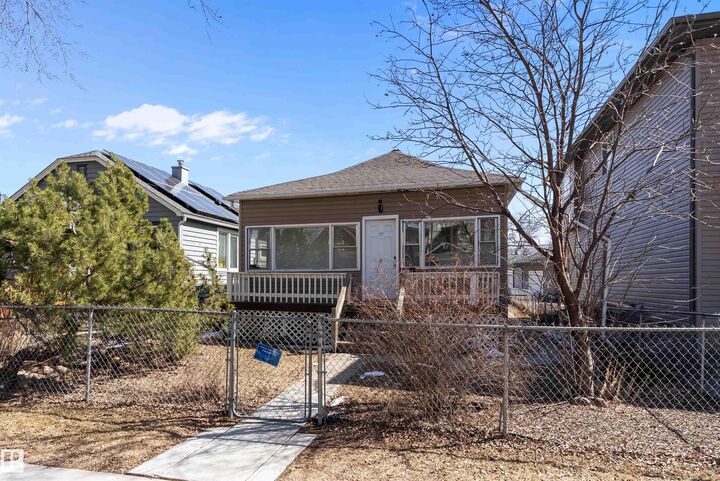 Property Photo:  11919 96 Street NW  AB T5G 1V6 