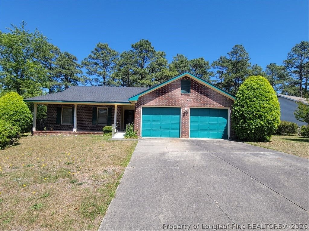 Property Photo:  6870 Pin Oak Lane  NC 28314 
