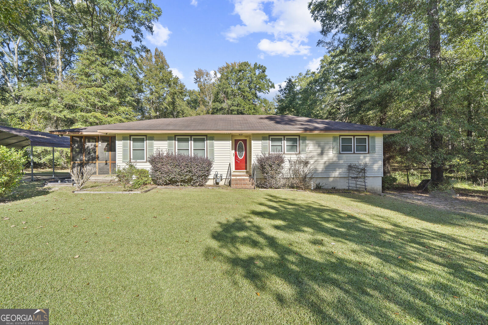 Property Photo:  894 Chapman Drive  GA 31211 