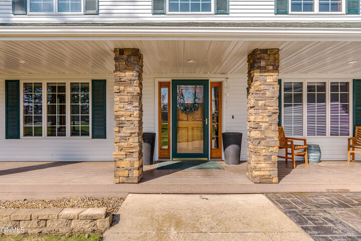 Property Photo:  6609 Deerewood Lane  ND 58503 