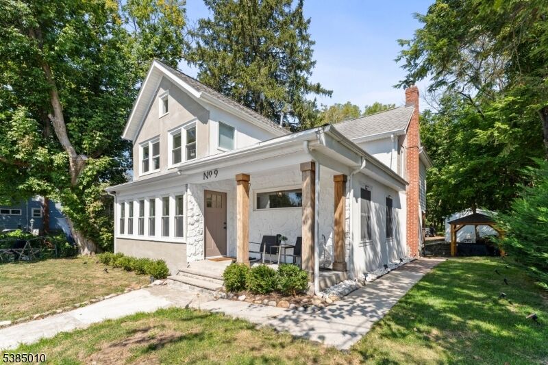 Property Photo:  9 Lawnwood Ave  NJ 07860 