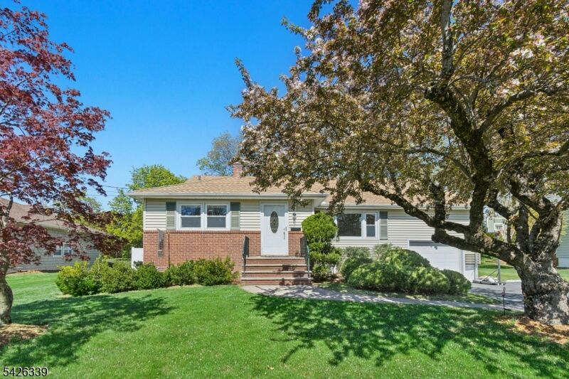 Property Photo:  14 Yale Ter  NJ 07016 