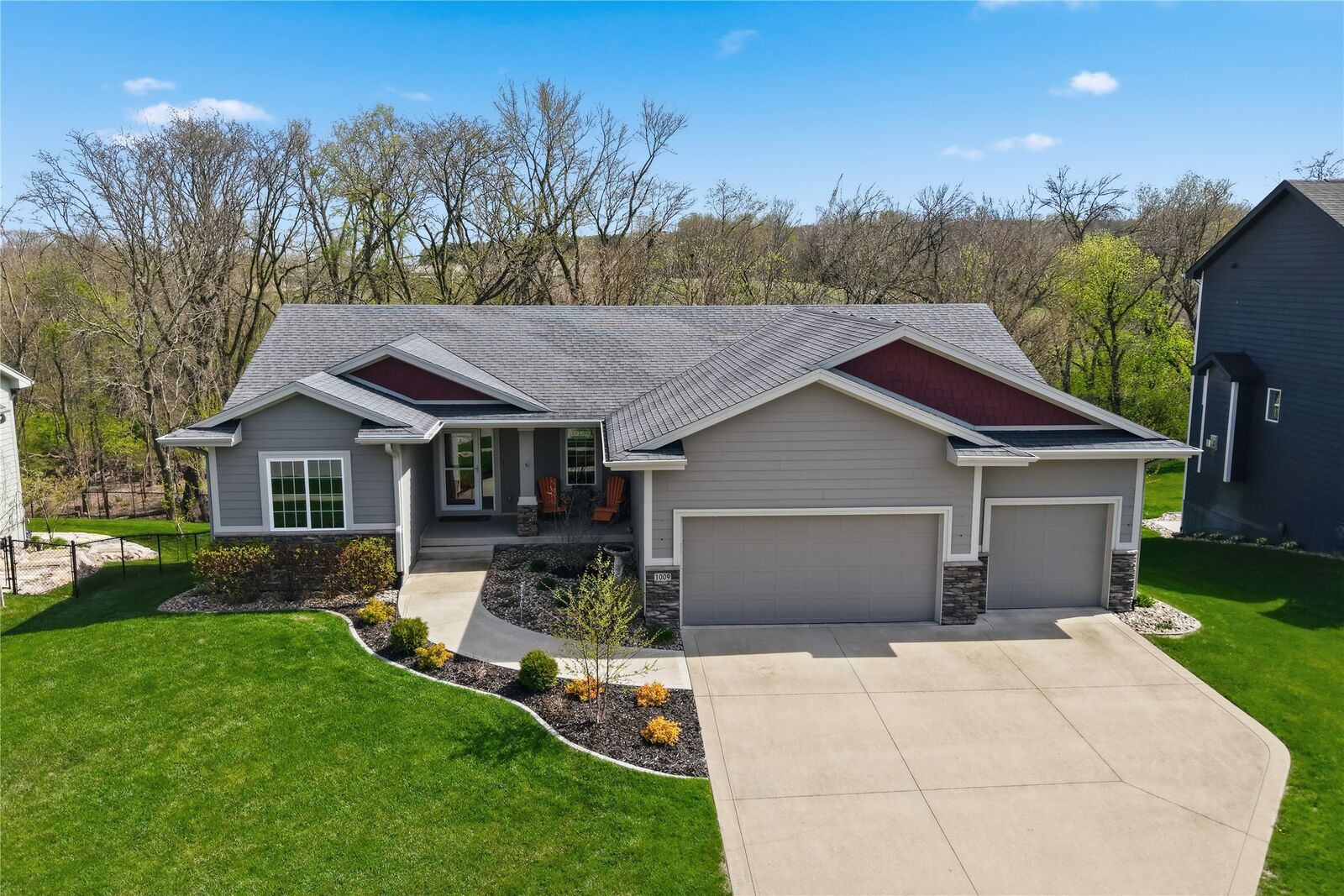 Property Photo:  1009 Baileys Grove Drive  IA 50003 