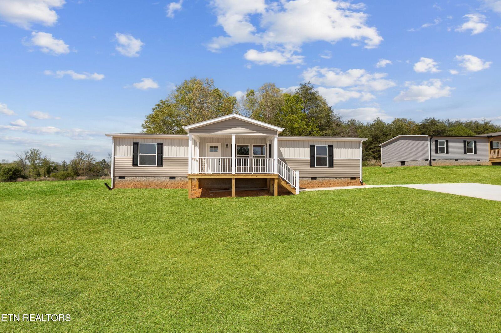 Property Photo: 249 County Road 784A TN 37331