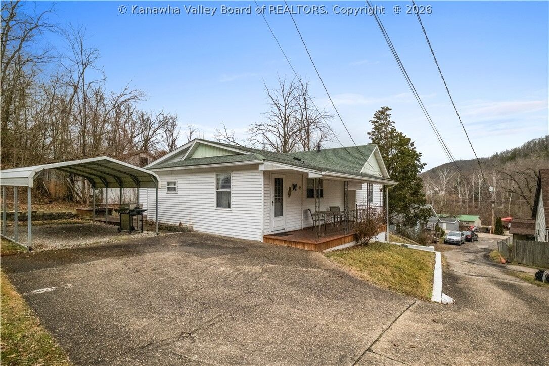 Property Photo:  224 Easter Road  WV 25143 