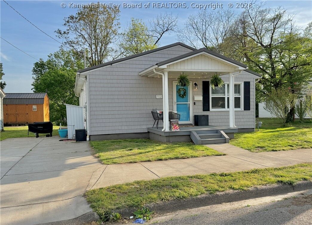 Property Photo:  702 Ashton Street  WV 26164 