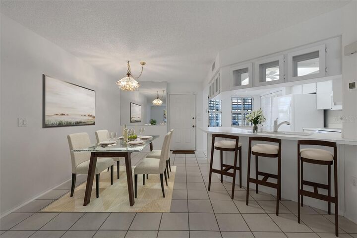 Property Photo:  528 W Venice Avenue # 1  FL 34285 