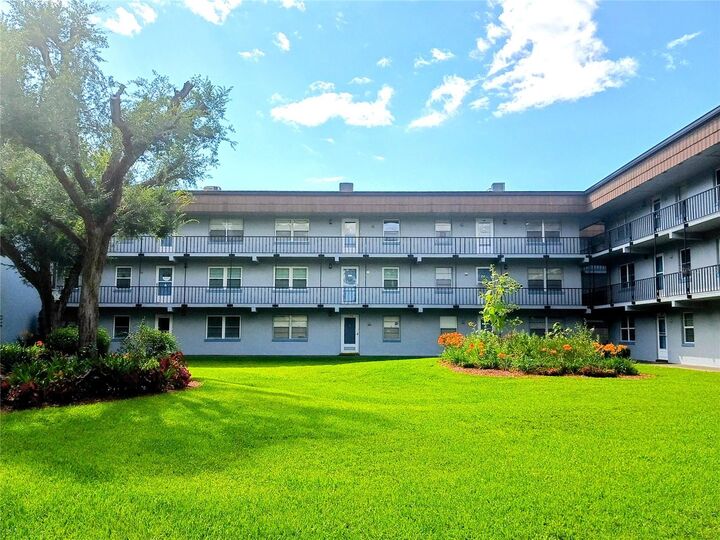 Property Photo: 333 Lake Howard Drive NW 312C FL 33880