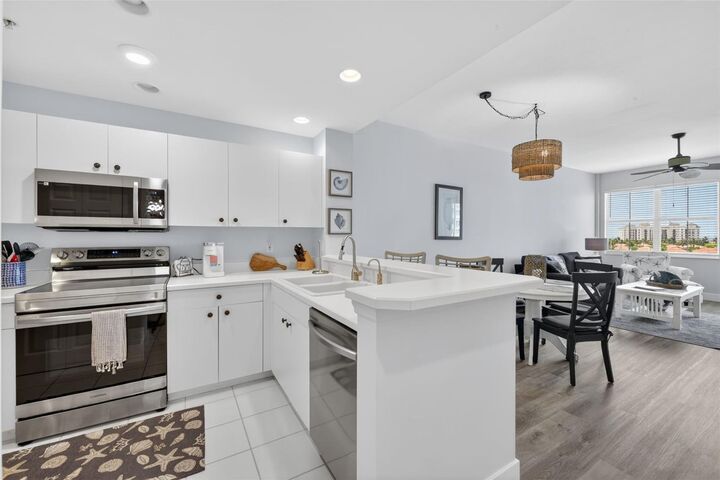 Property Photo:  2090 Matecumbe Key Road 1603  FL 33955 