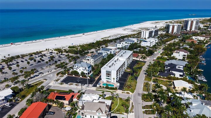 Property Photo:  404 S Polk Drive  FL 34236 