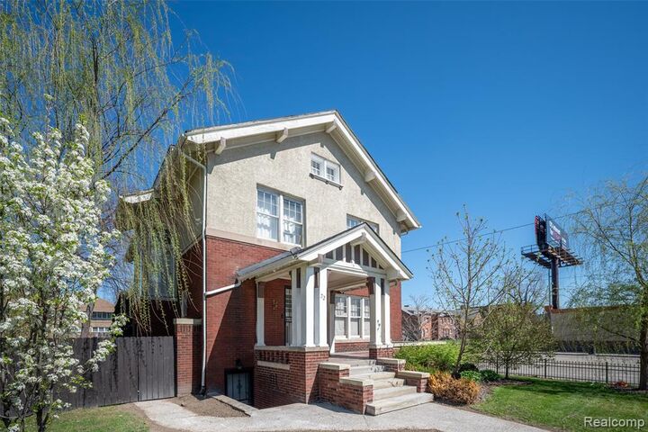 Property Photo:  22 Edison Street  MI 48202 1534 