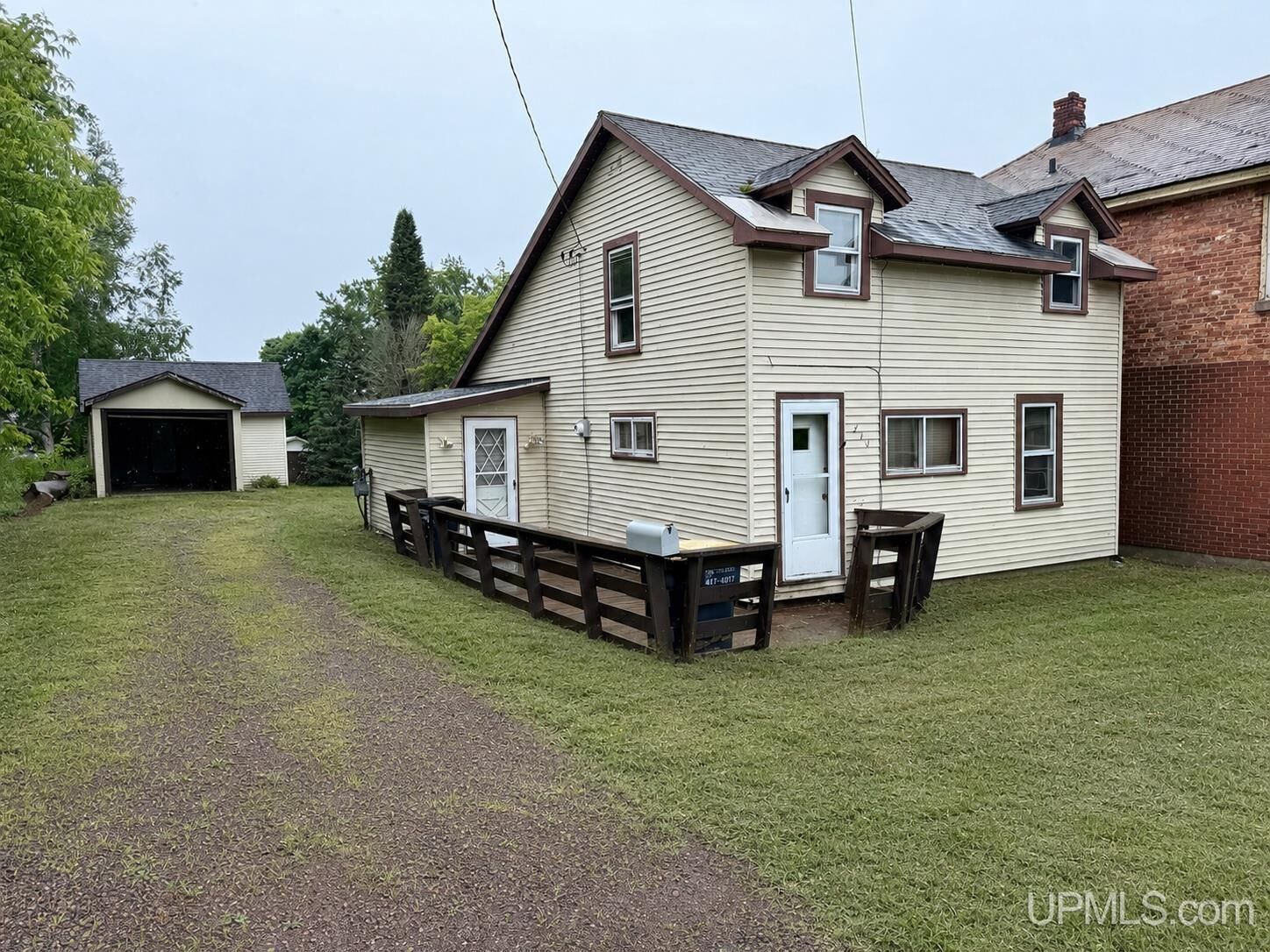 Property Photo:  219 E Bonnie Street  MI 49938 