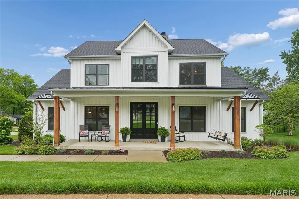 Property Photo:  1209 Lockett Lane  MO 63122 